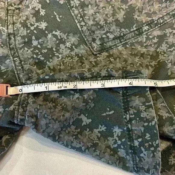 Calvin Klein Shorts Size 6 Cotton Pockets Zip Summer Camp Hike Festival Beach - Picture 4 of 7